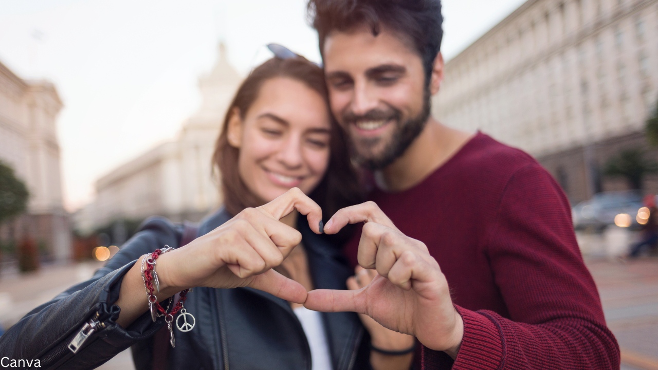 a sua língua de amor de acordo com o seu zodíaco