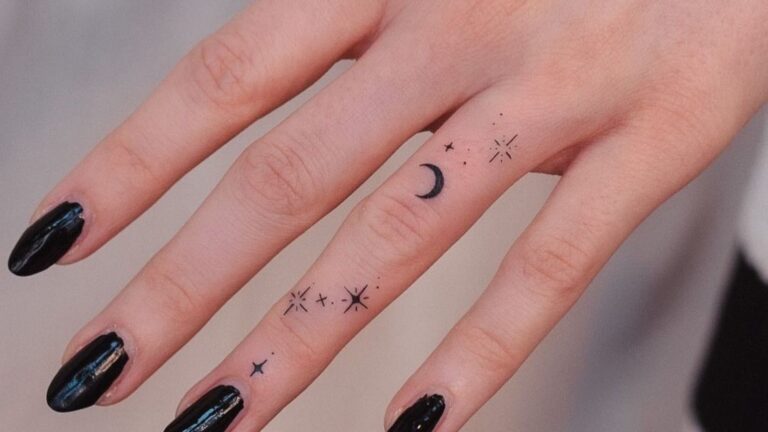 tatuagens nos dedos