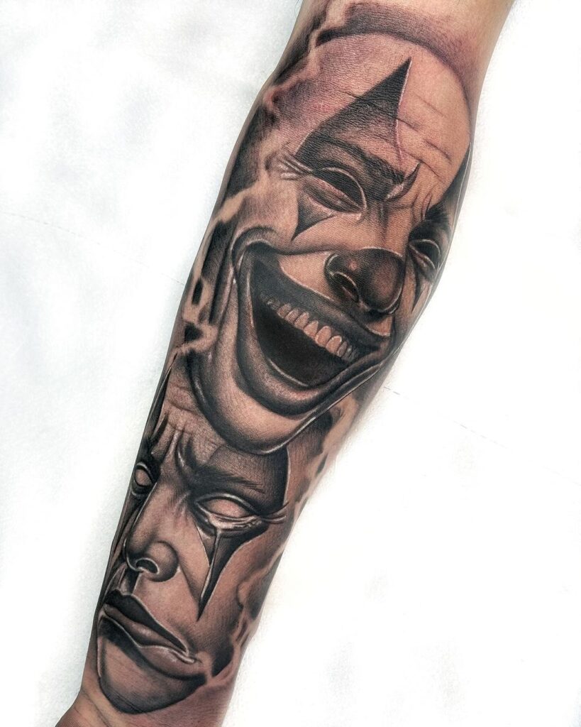 Tatuaje de payaso estilo chicano