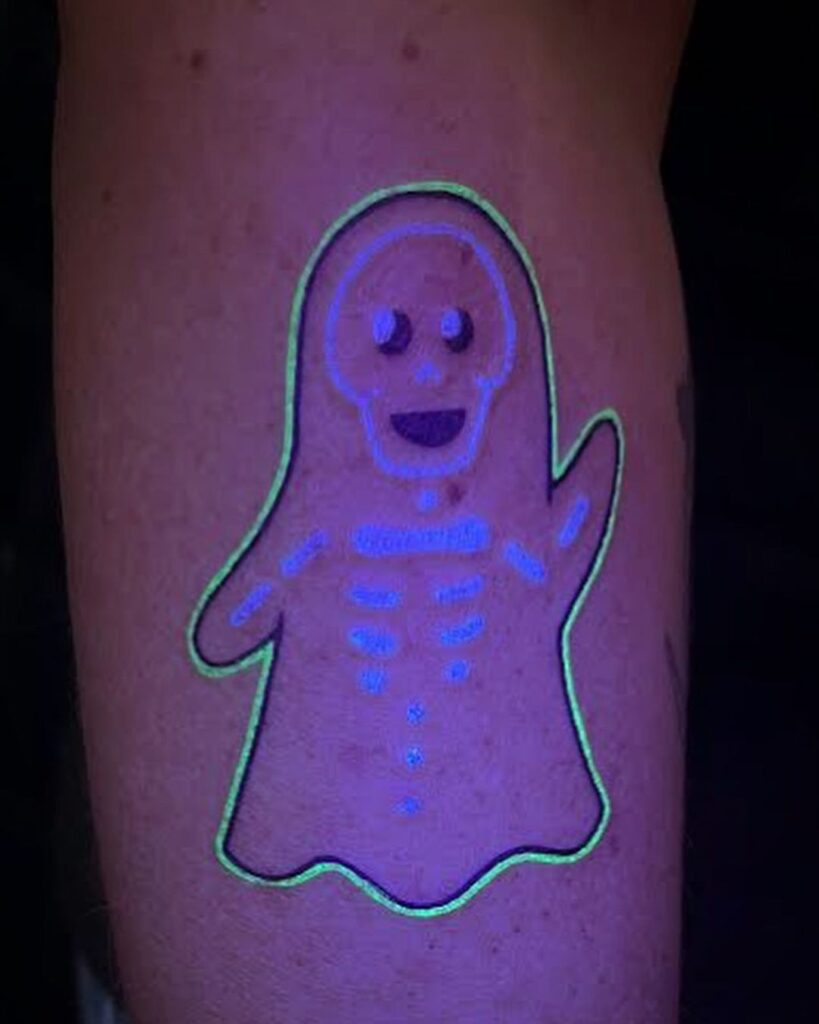 Tatuaje de un fantasma brillante