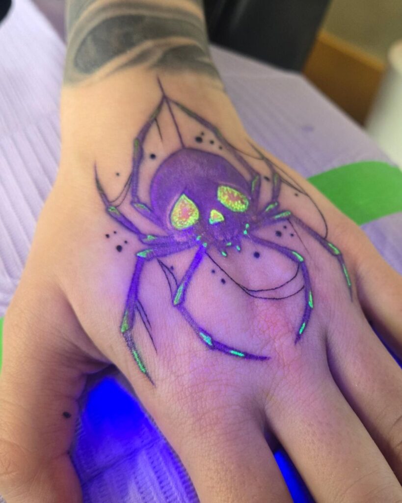 Tatuaje de araña brillante