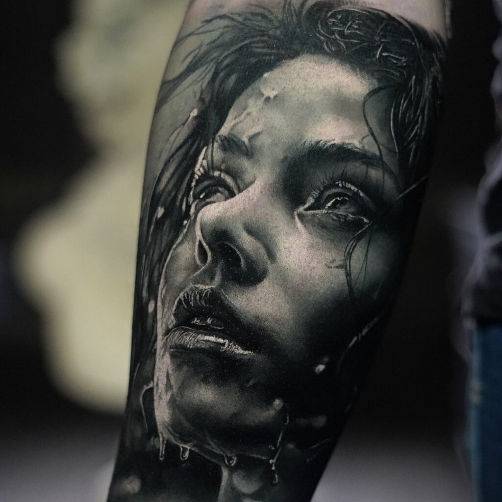 Tatuaje de retrato hiperrealista