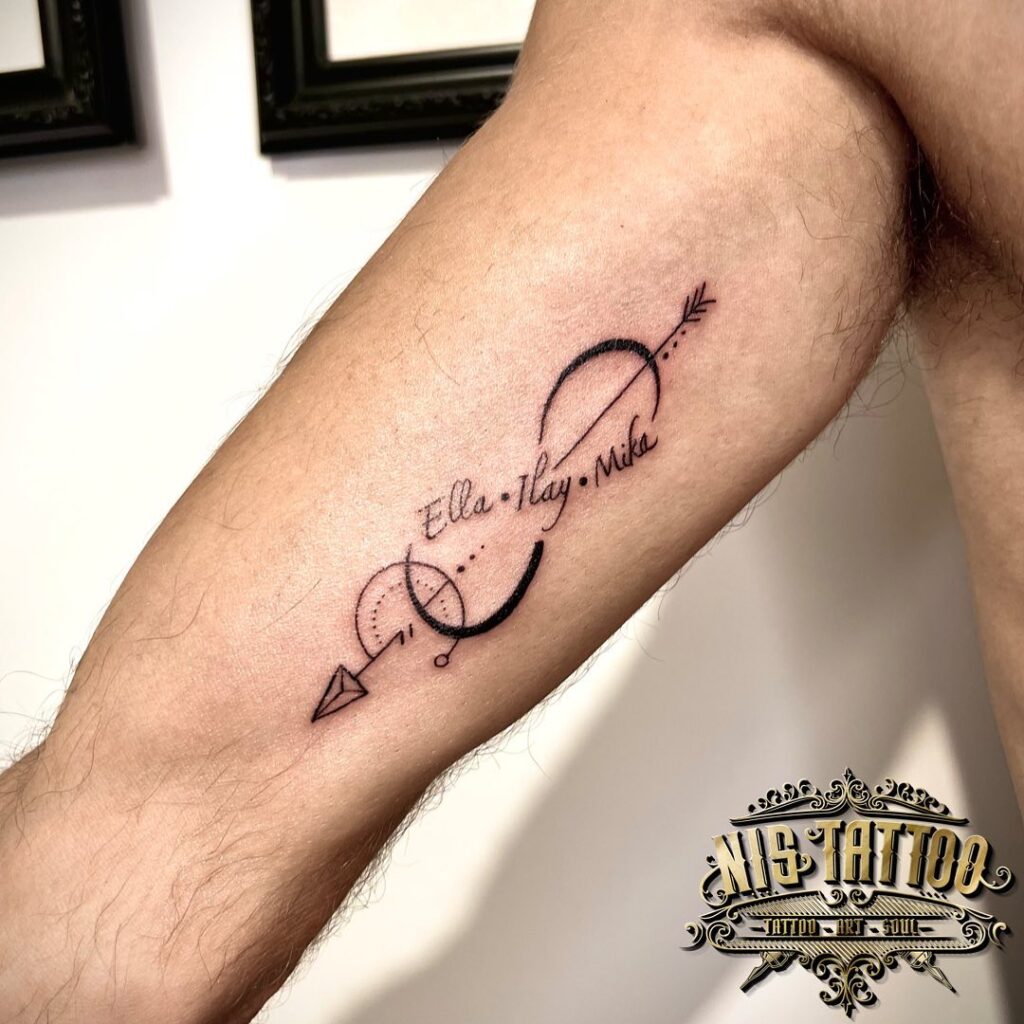 Tatuaje de flecha infinita