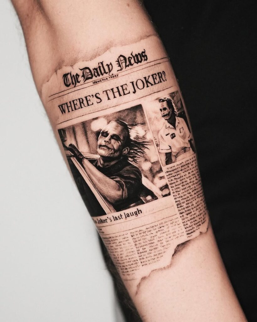 Tatuaje de periódico Joker