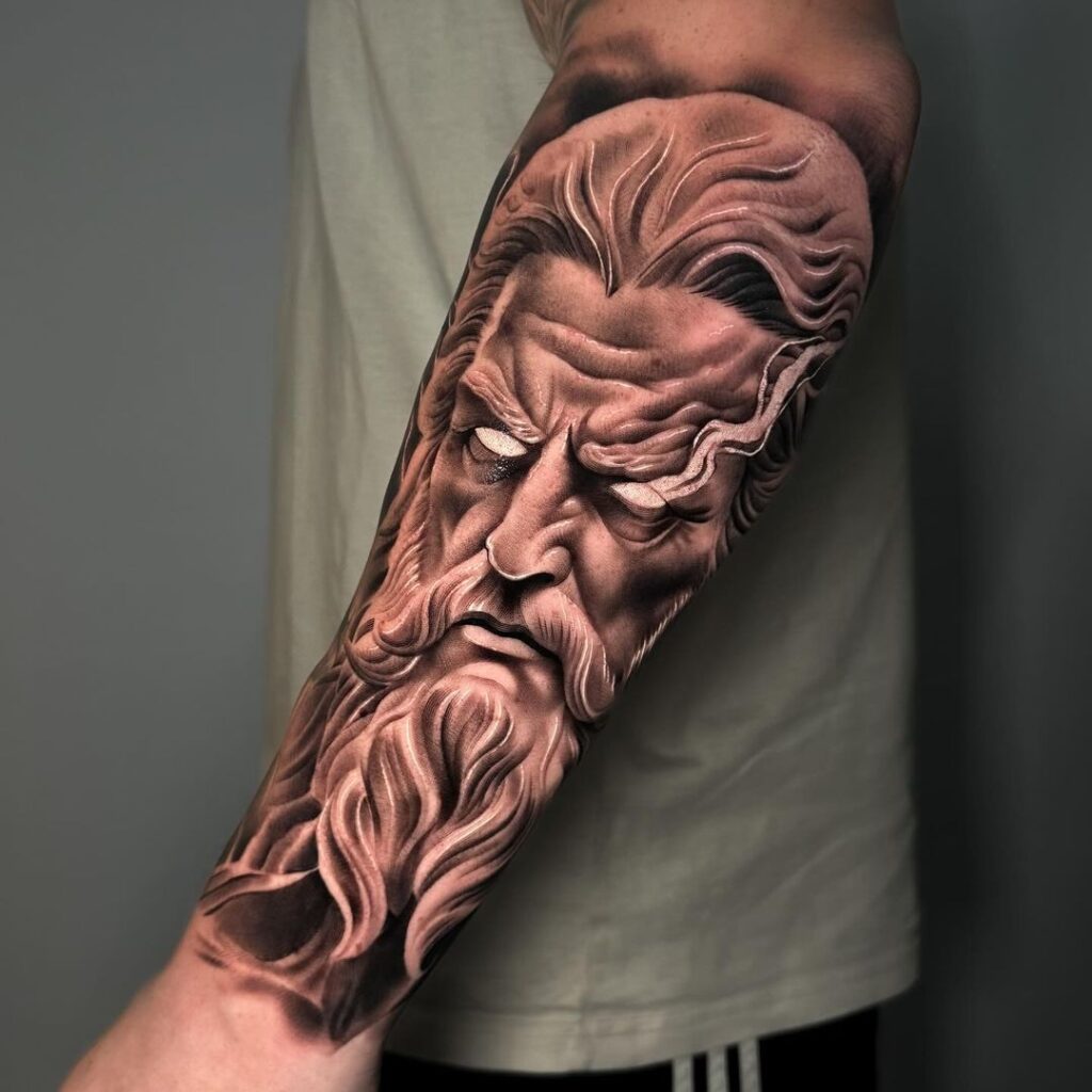 Tatuaje masculino de Zeus