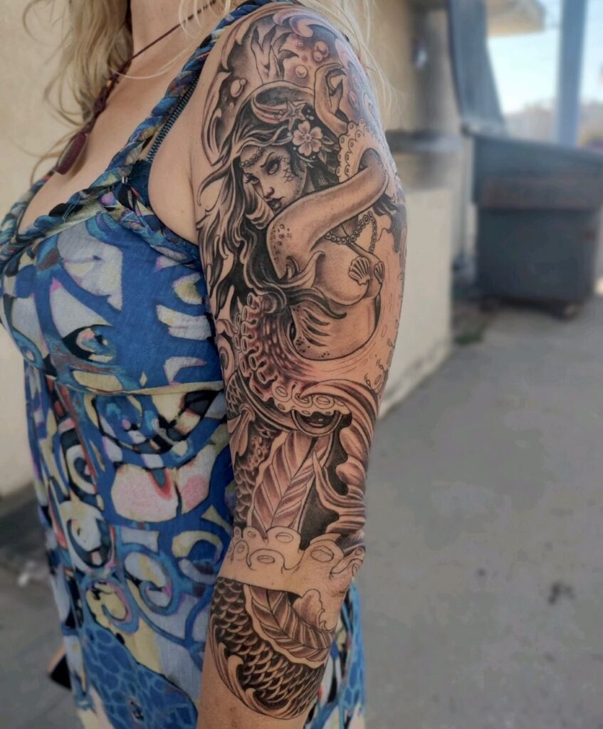 Tatuaje de manga de sirena