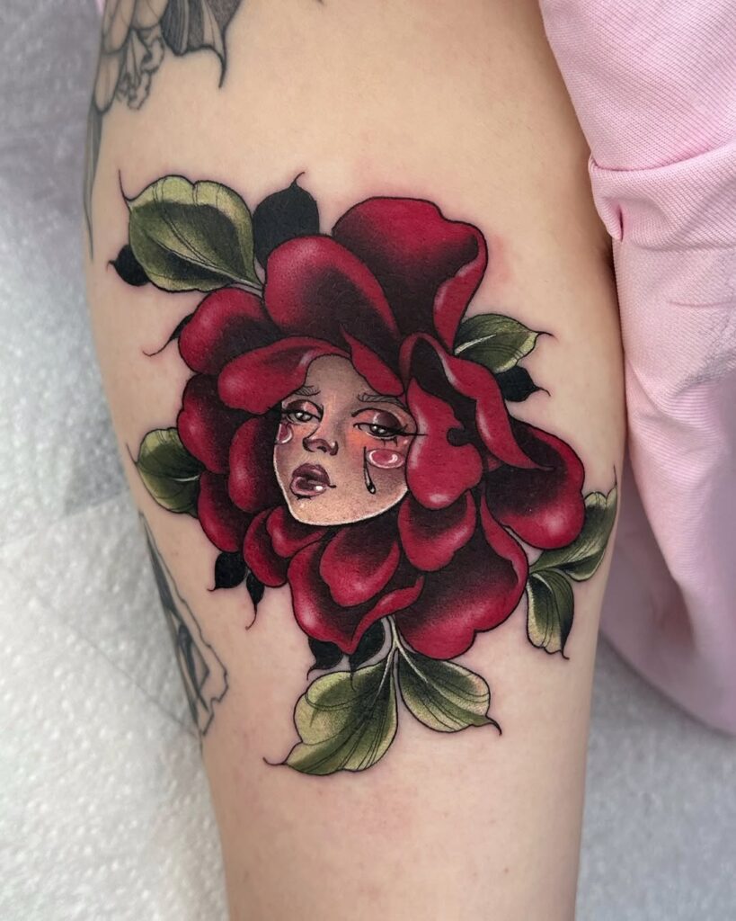 Tatuagem de mulher rosa