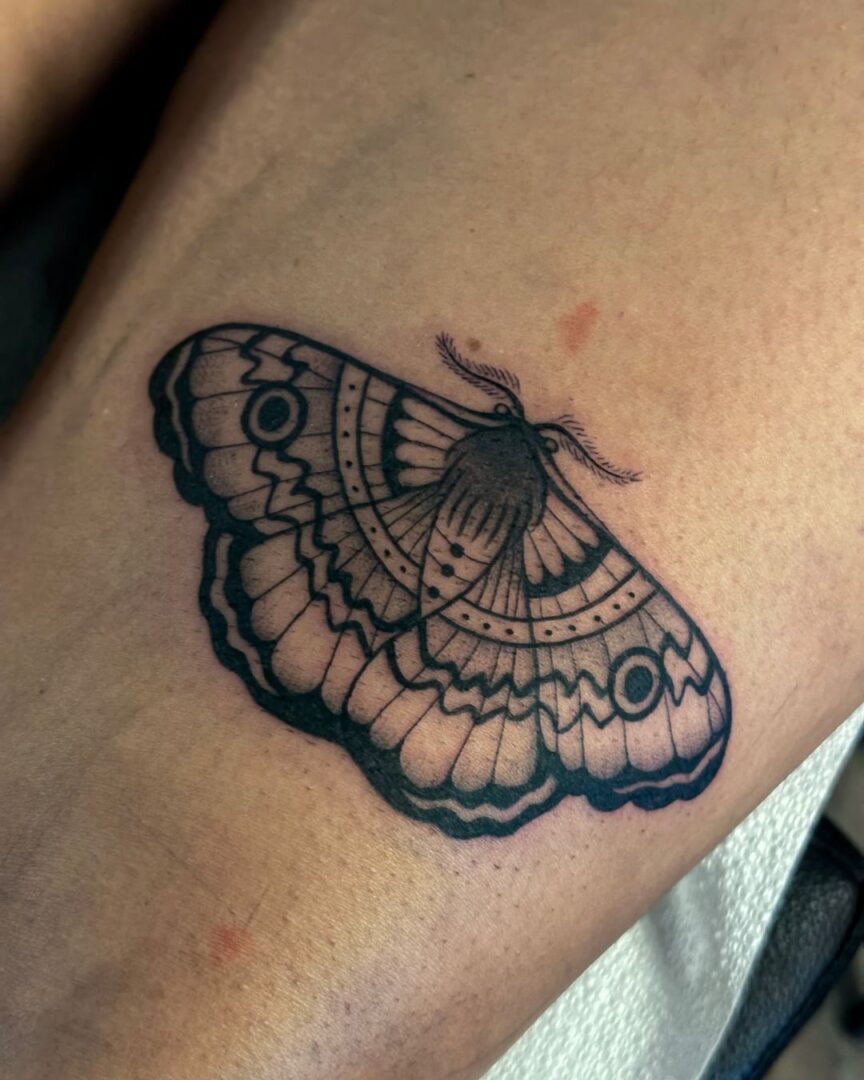 13 Really Cool Black And Grey Traditional Tattoos You'll Wish You Have