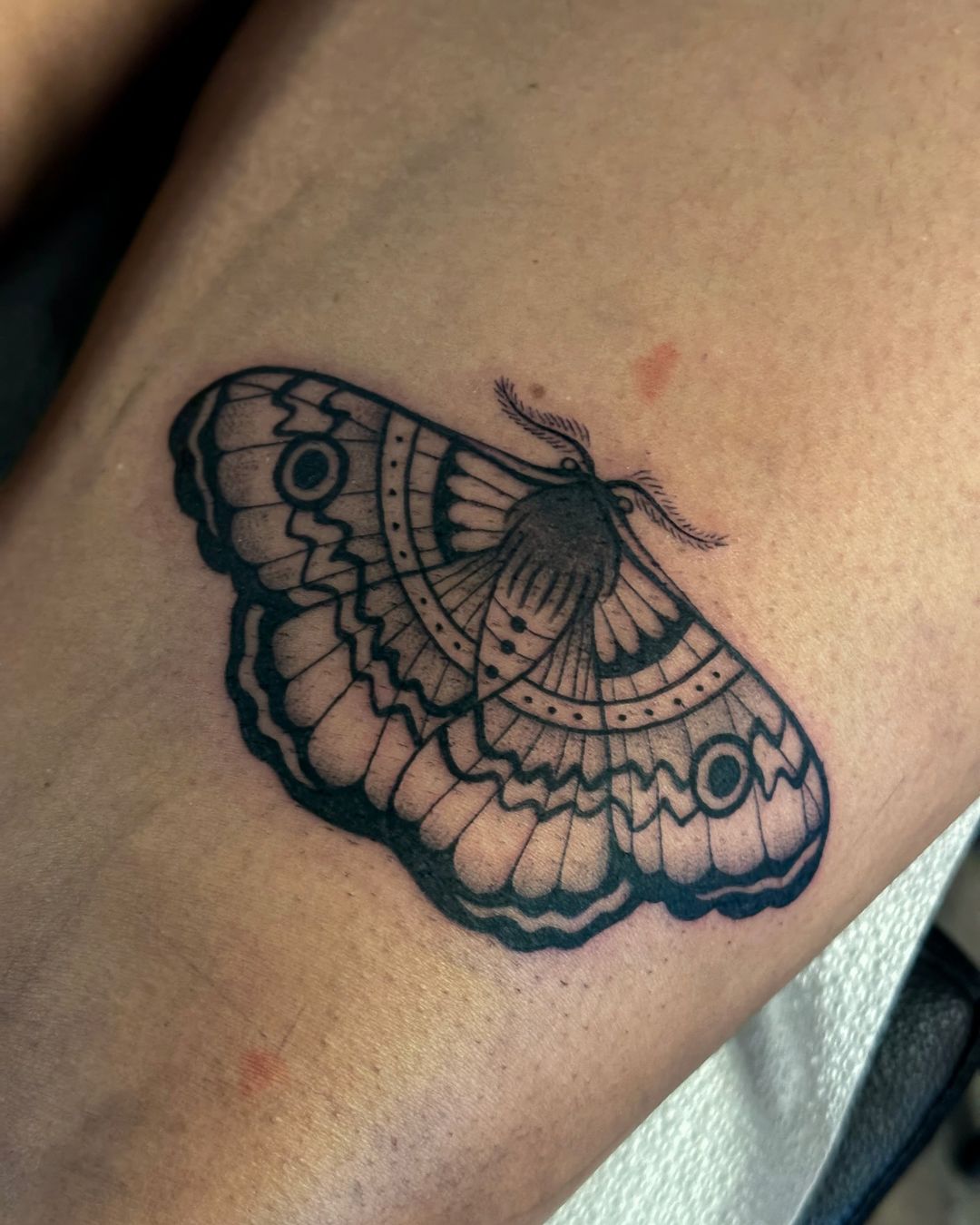 13 Really Cool Black And Grey Traditional Tattoos You'll Wish You Have
