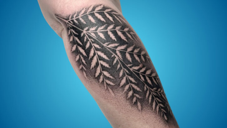 14 Incredible Negative Space Tattoos That Use The Emptiness To Create Stunning Designs