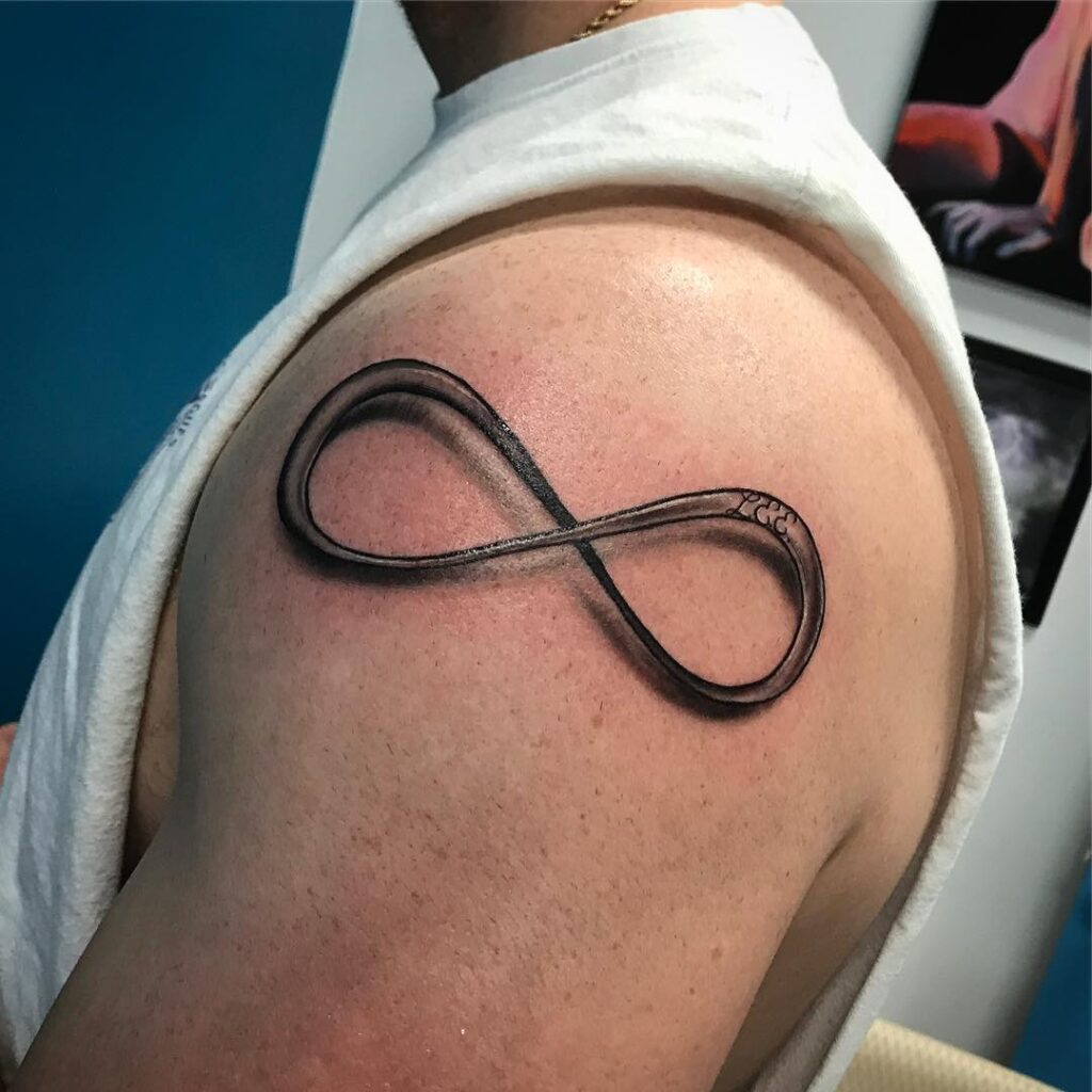 Tatuagem 3D do símbolo do infinito