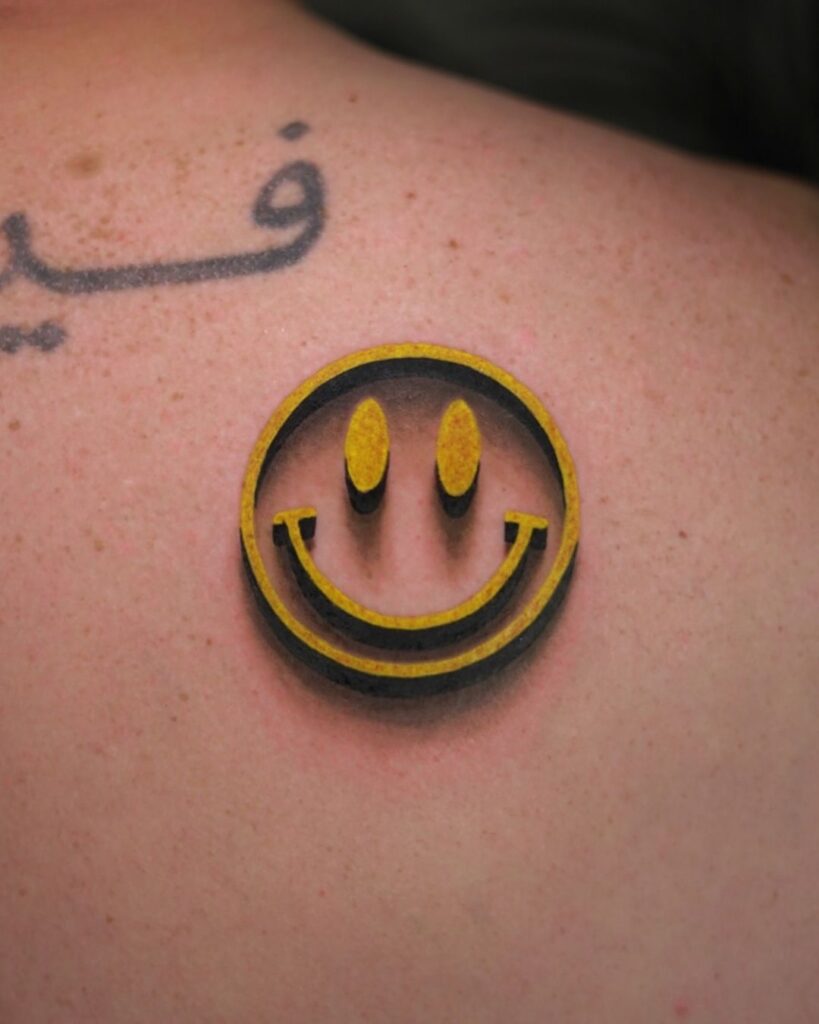 Tatuagem de smiley 3D