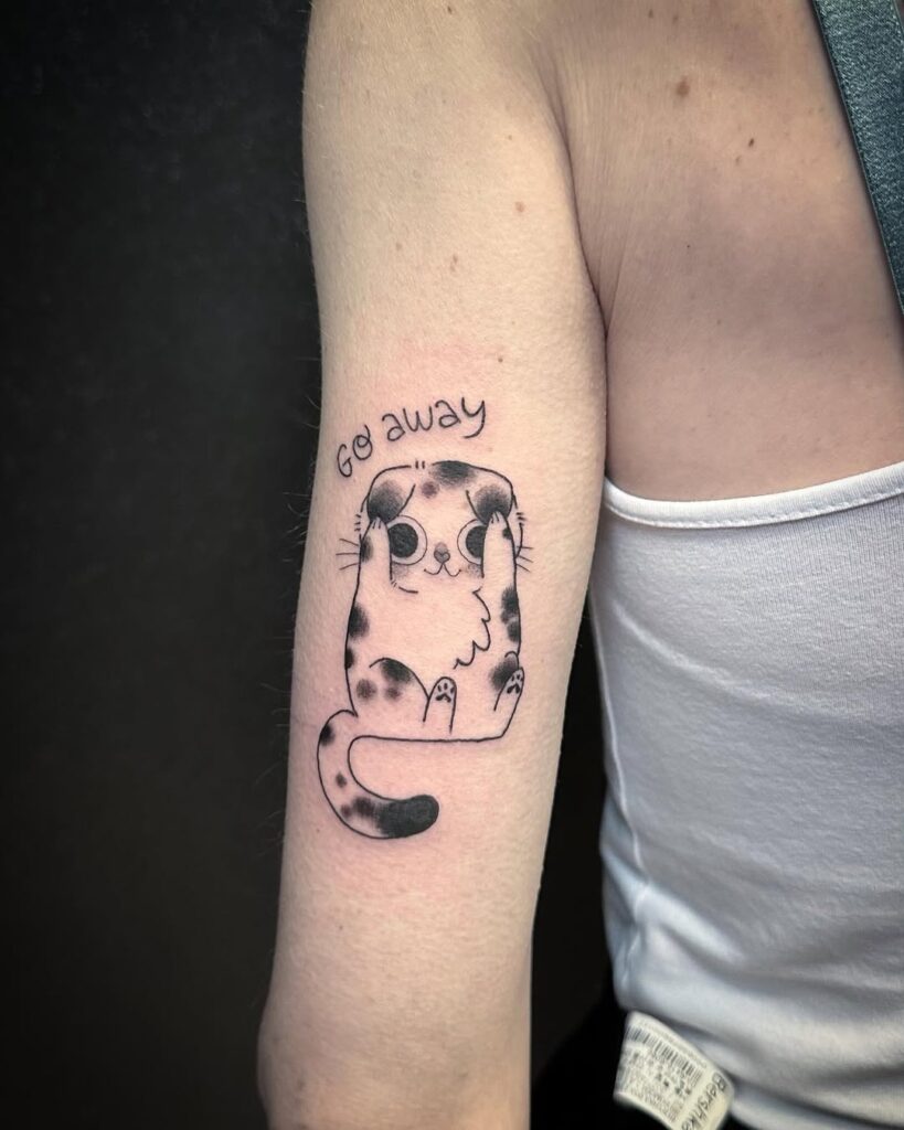 Tatuaggio di un gattino carino