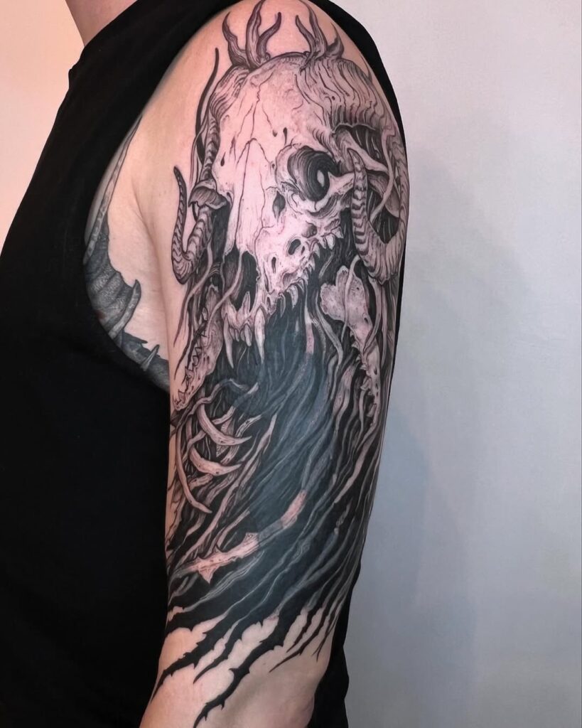 Tatuaggio della manica dark fantasy