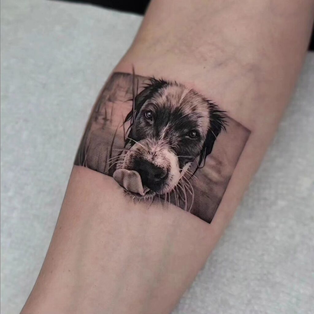 Tatuaggio con ritratto di cane