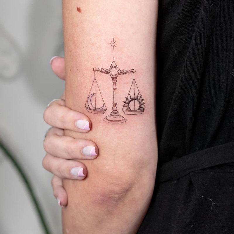 Tatuaje de escamas de Libra