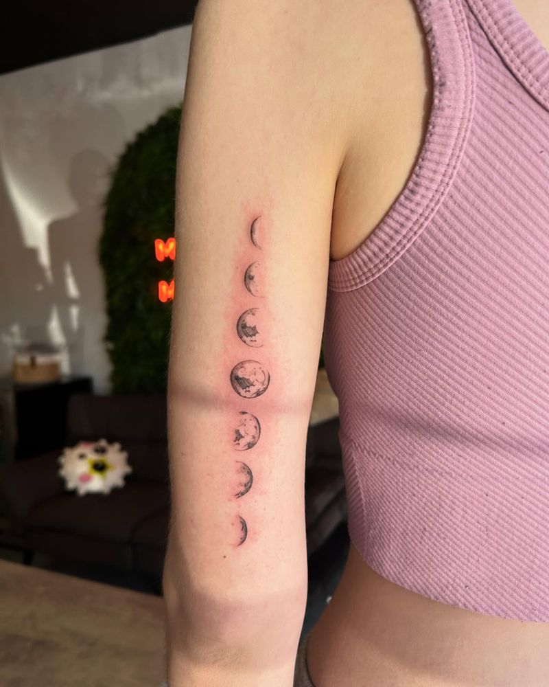 Tatuaje de las fases de la luna