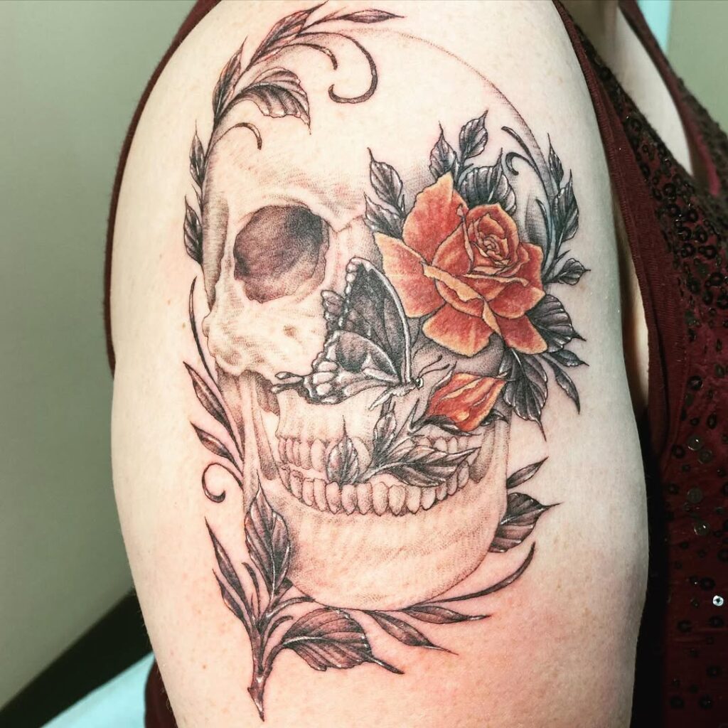 Tatuaje de calavera y rosa roja