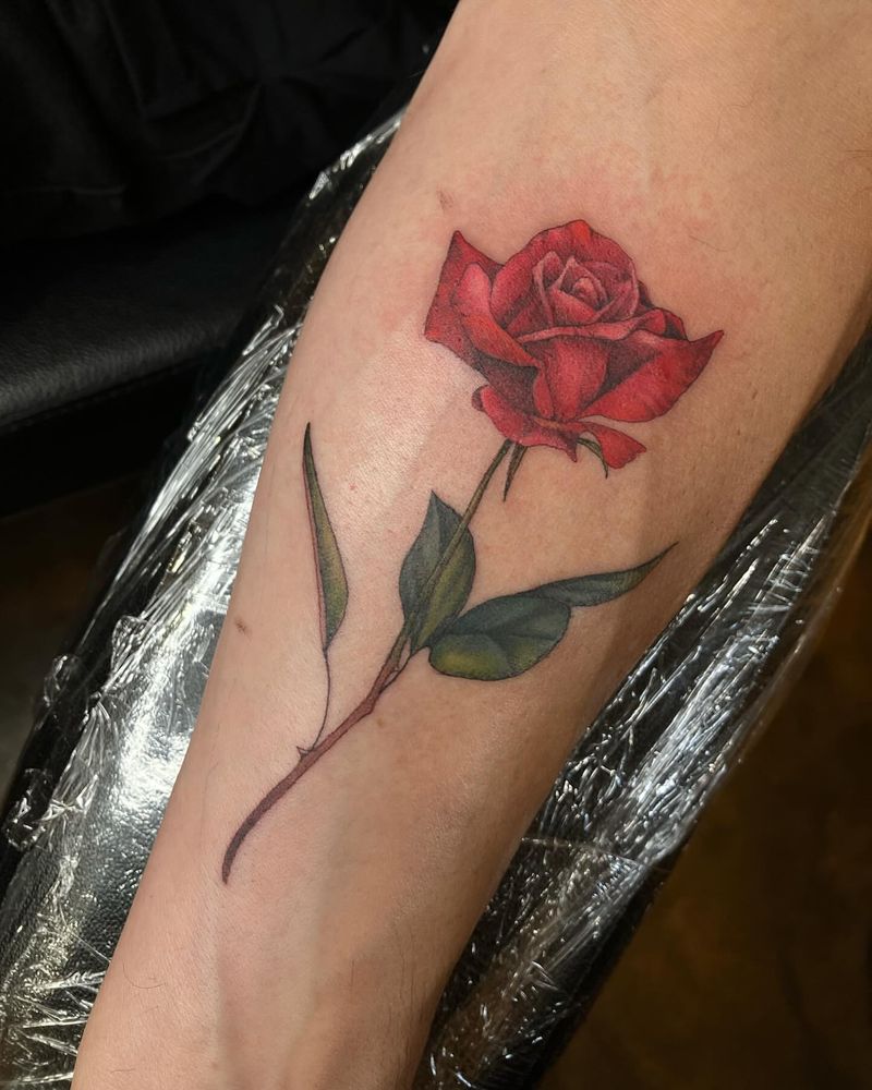 Tatuagem de rosa clássica