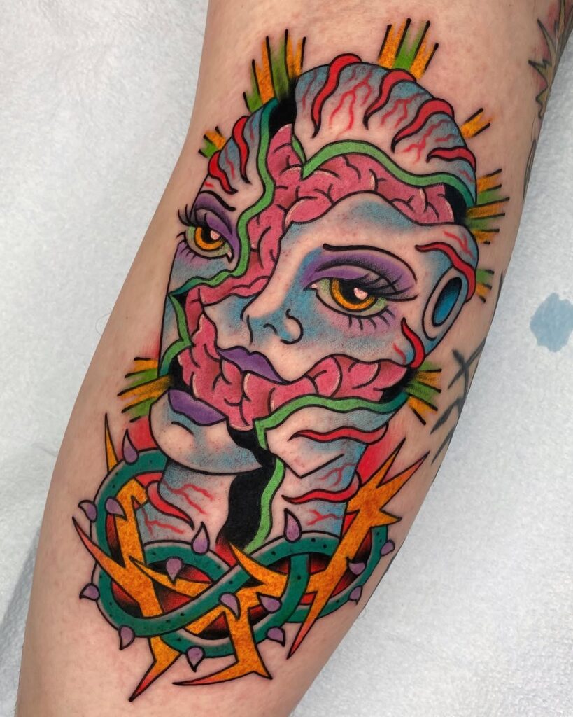 Strano tatuaggio del cervello