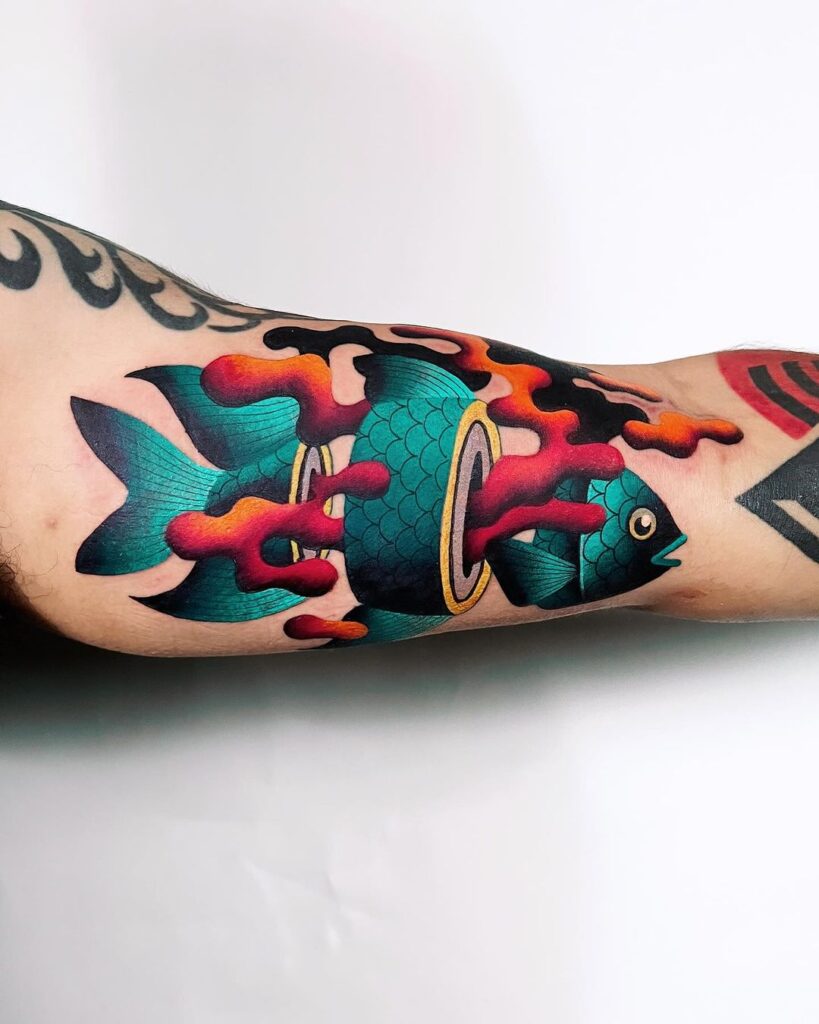 Strano tatuaggio di pesce