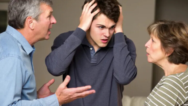 30 Sad But True Reasons Adult Children Cut Ties With Their Parents