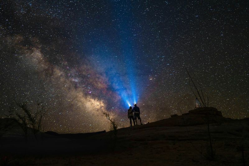 Observar as estrelas juntos