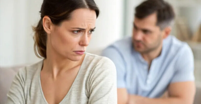 30 Red Flags to Watch for When Dating a Divorced Woman