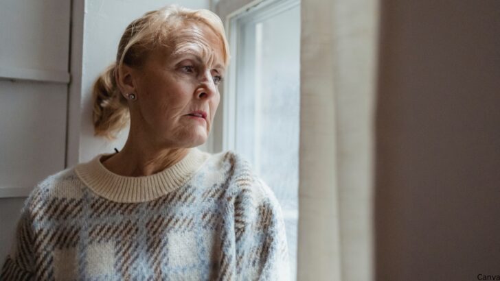 30 Subtle Behaviors People Who Become Lonelier With Age Usually Display