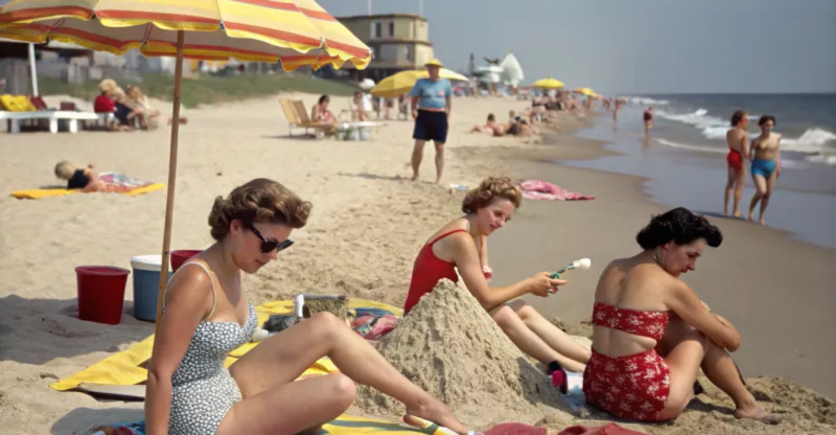 ways-women-had-fun-in-the-1950s before social media existed