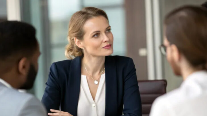 30 Qualities That Define An Elegant And Successful Woman