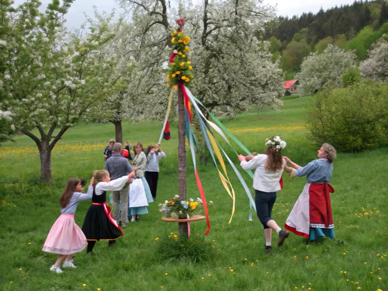 Maypole Dancing