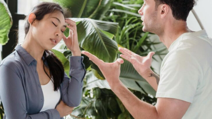 20 ‘Wait, That Wasn’t Normal?’ Moments From Growing Up With Emotionally Immature Parents