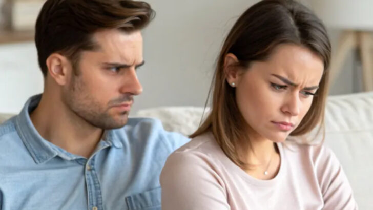 30 Warning Signs Your Love Life Is Falling Apart