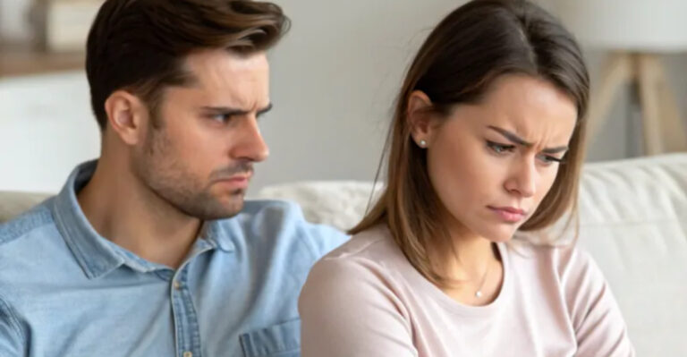 30 Warning Signs Your Love Life Is Falling Apart