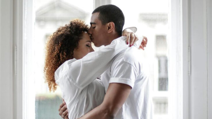 31 Comforting Signs Your Partner Fully Trusts You And Your Love