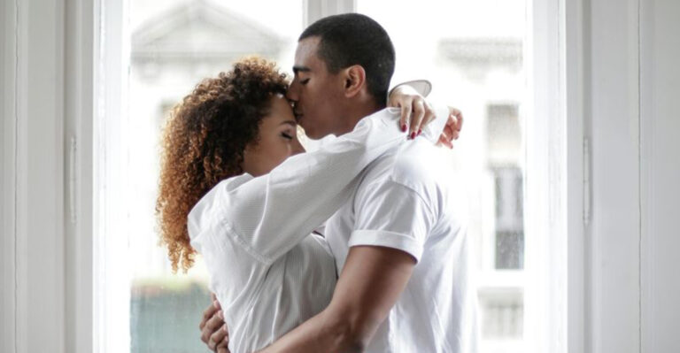 31 Comforting Signs Your Partner Fully Trusts You And Your Love