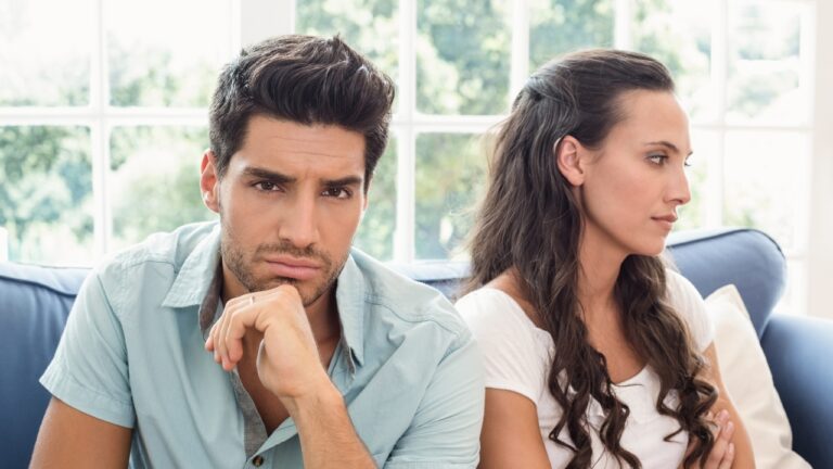 33 Obvious Signs You’re Stuck In A Love-Hate Relationship With Your Husband