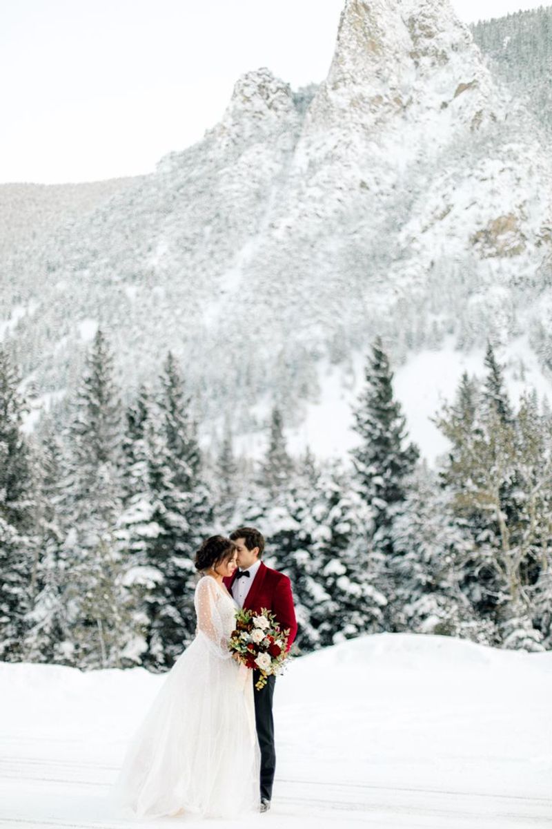 Whimsical Winter: 1980s Snowy Wedding