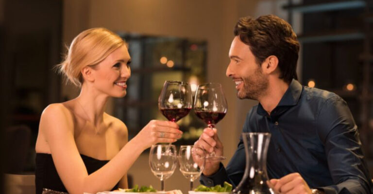 10 Pros and 10 Cons of Following the Famous 3-Date Rule in a New Relationship