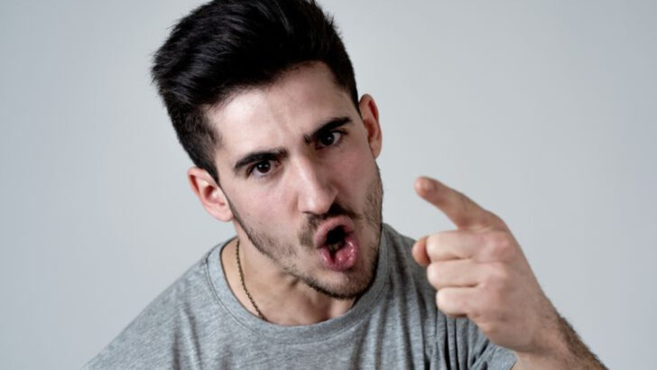 15 Signs You’re Dealing With An Antagonistic Narcissist