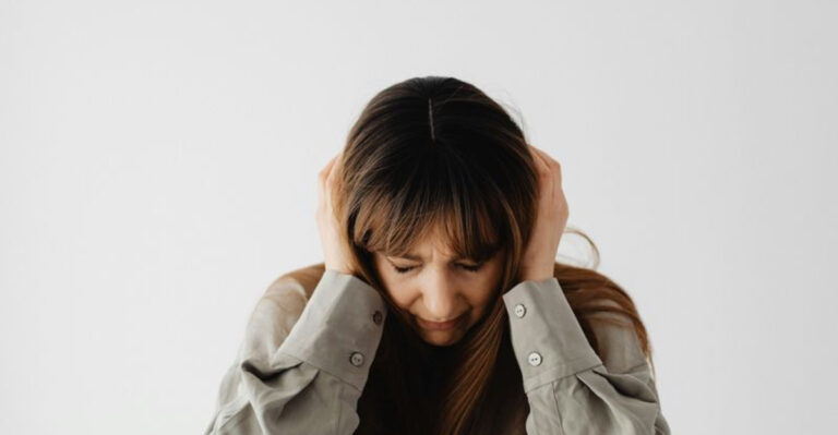 15 Things Only People Raised by Narcissists Can Relate To (and Still Feel Deep in Their Bones)