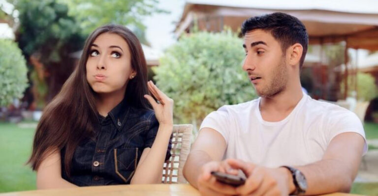 16 Behaviors Of Couples Who Are Destined To Grow Old Lonely And Miserable