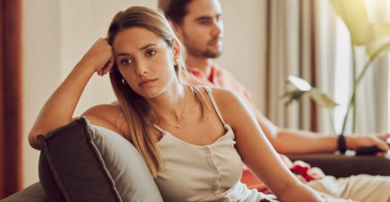 16 Signs You’re Sticking Around In A Relationship Out Of Fear Of Starting Over