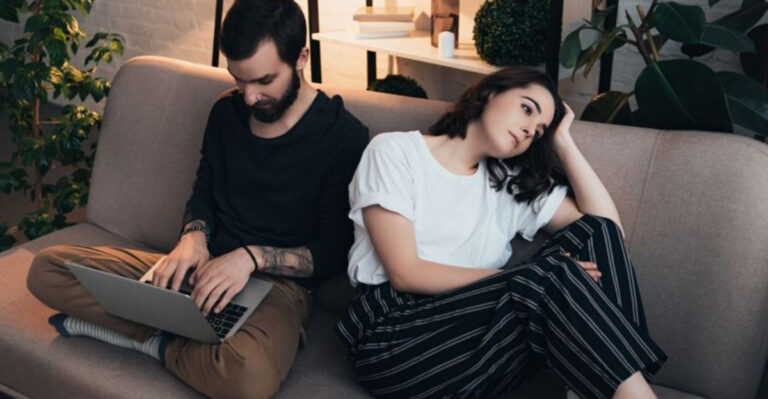 17 Cons of Dating an Ambitious Man Who Never Has Time for You