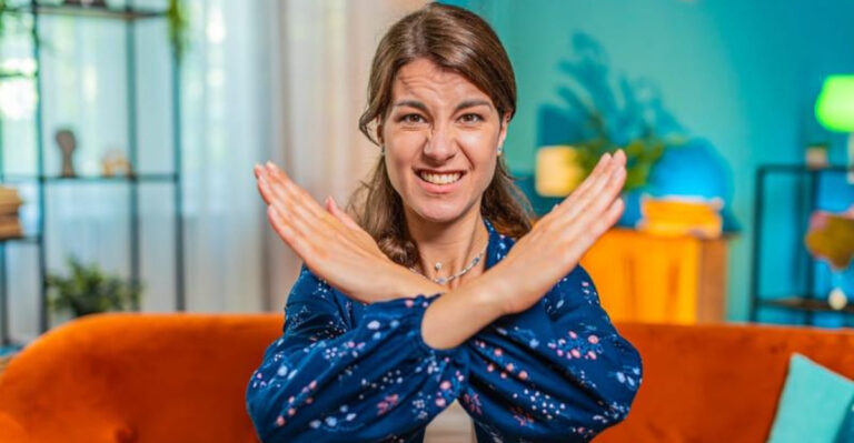 17 Phrases Women Say After They Stop Caring About Being Nice & Start Being Honest