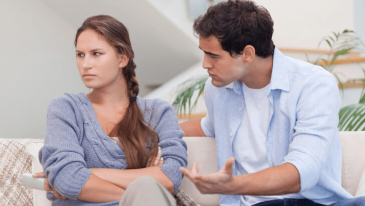 17 Ways To Spot A Manipulator Before Things Get Toxic