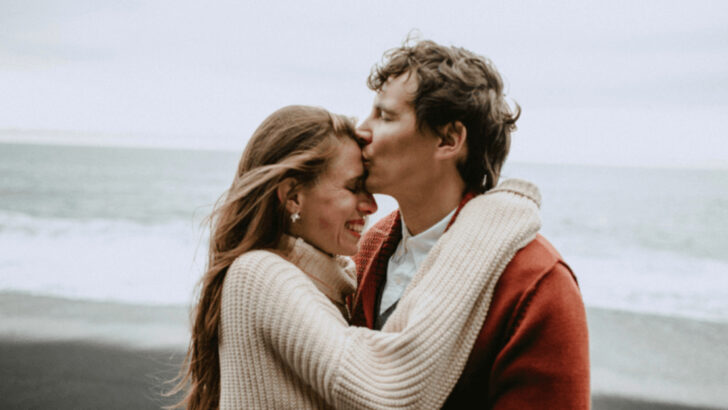 17 Genuine Things Men Do When They’re in a Relationship for the Long Haul