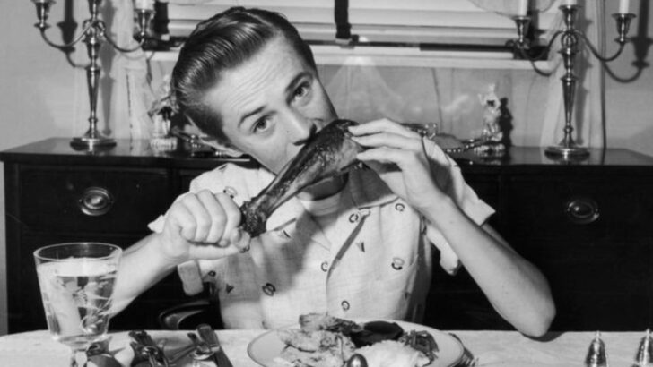 18 Dinner Table Rules from the 1960s That Would Blow Modern Couples’ Minds