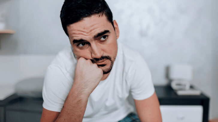 18 Phrases Adult Children of Overbearing Parents Tend to Use Without Realizing It